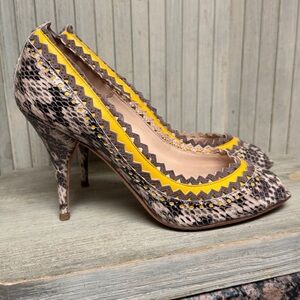 Oscar de la Renta Snake-Print Open Toe Heels with Yellow Trim Made in Italy 38.5